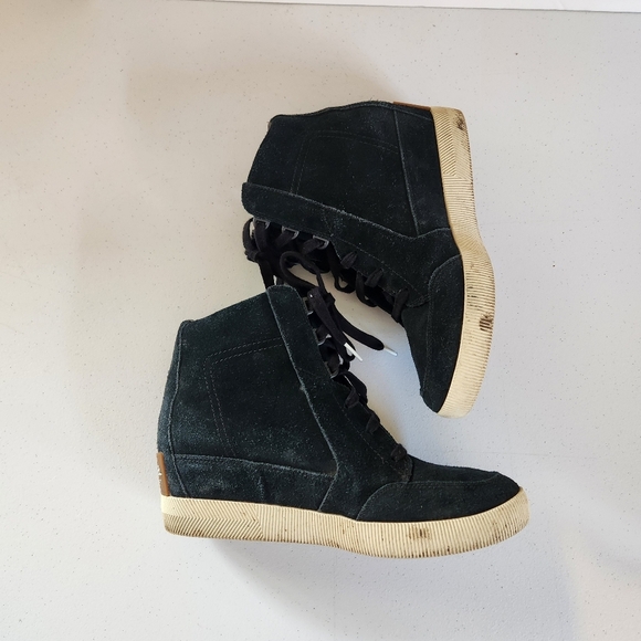 Sorel Black Suede Wedge Heel Boots Booties Size 9.5 Waterproof - Picture 2 of 7